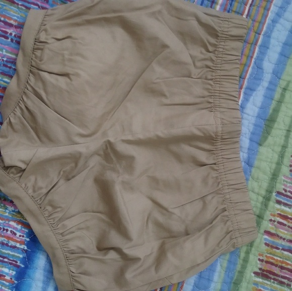 Shorts - Picture 2 of 3